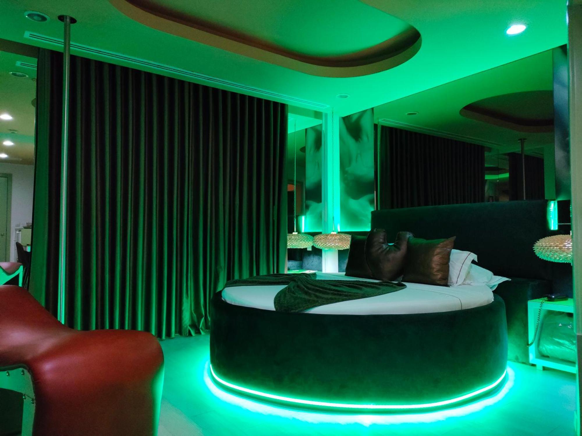 Motel Emocoes Nogueira da Regedoura Экстерьер фото